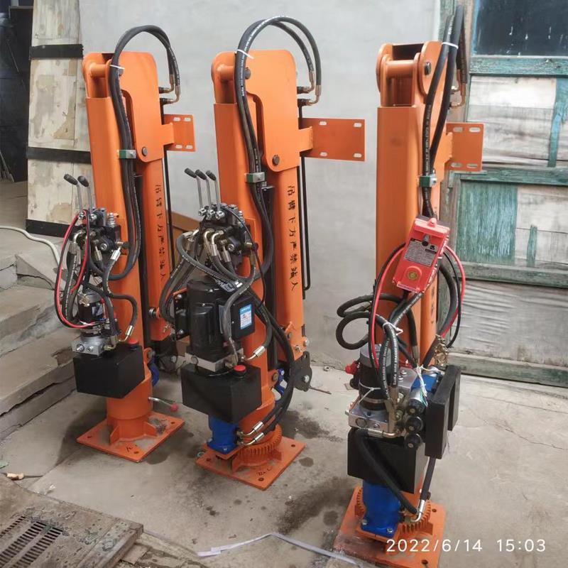 巨鹿县重汽蓝牌随车吊 3.2吨 国六动力强 液压驱动 农用自卸起重机